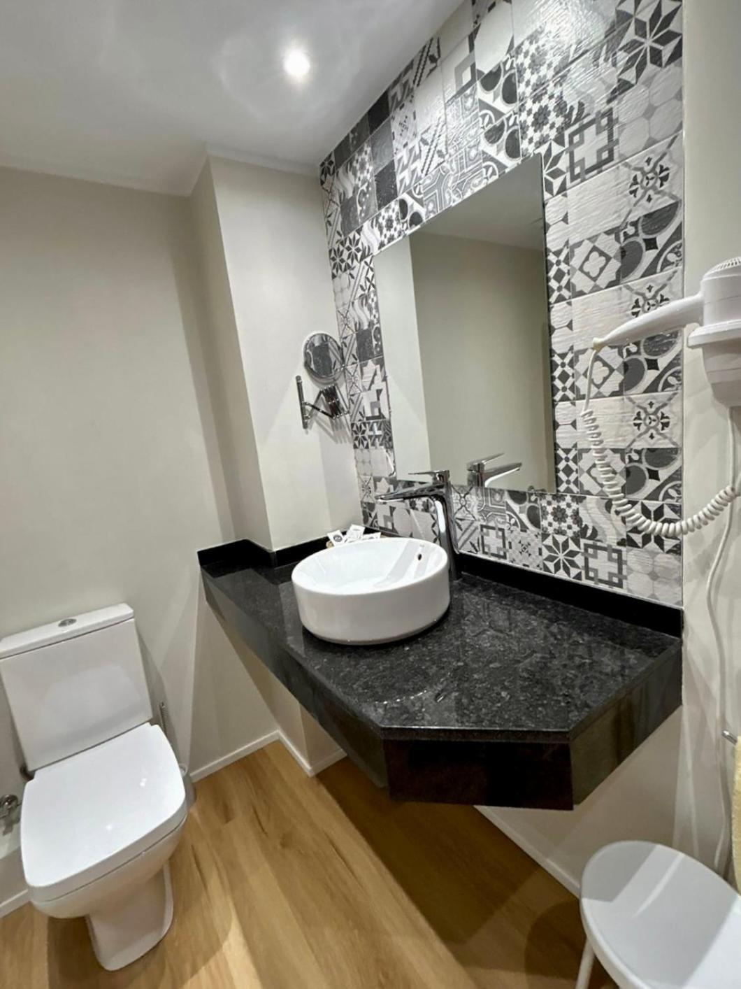 Apartamentos Turisticos Poblado Arinsal Ngoại thất bức ảnh