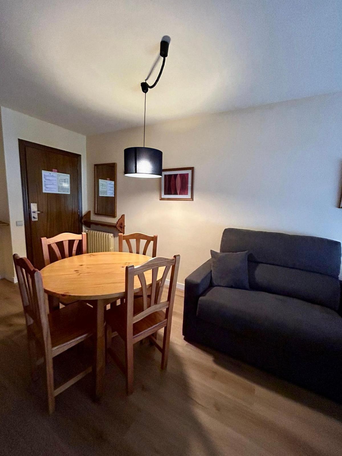 Apartamentos Turisticos Poblado Arinsal Ngoại thất bức ảnh