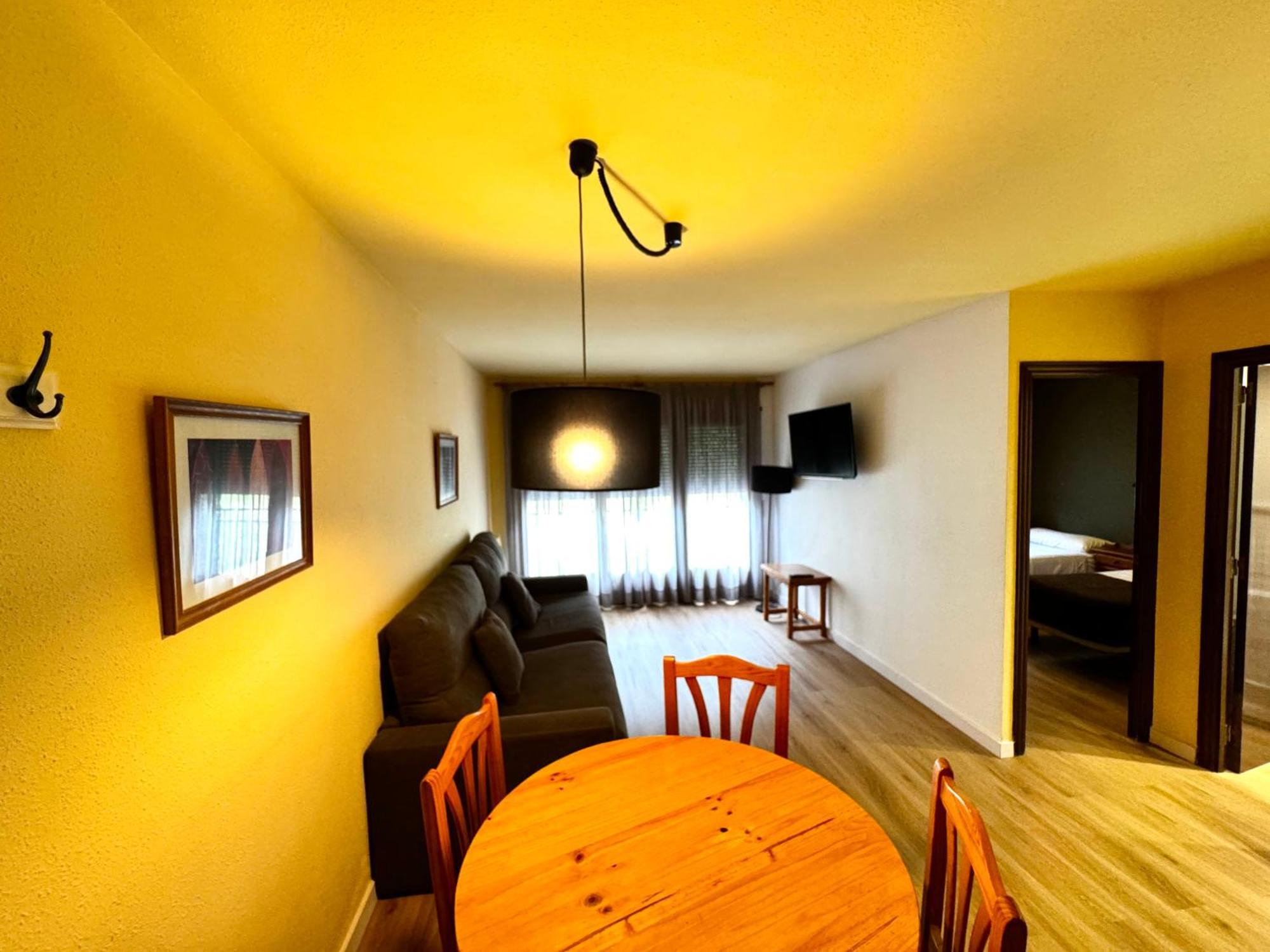 Apartamentos Turisticos Poblado Arinsal Ngoại thất bức ảnh