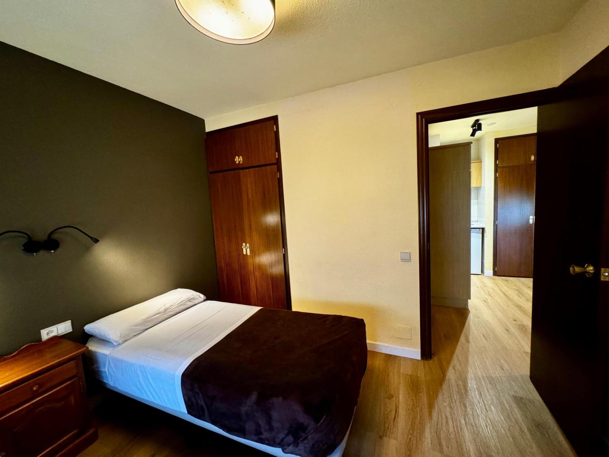 Apartamentos Turisticos Poblado Arinsal Ngoại thất bức ảnh