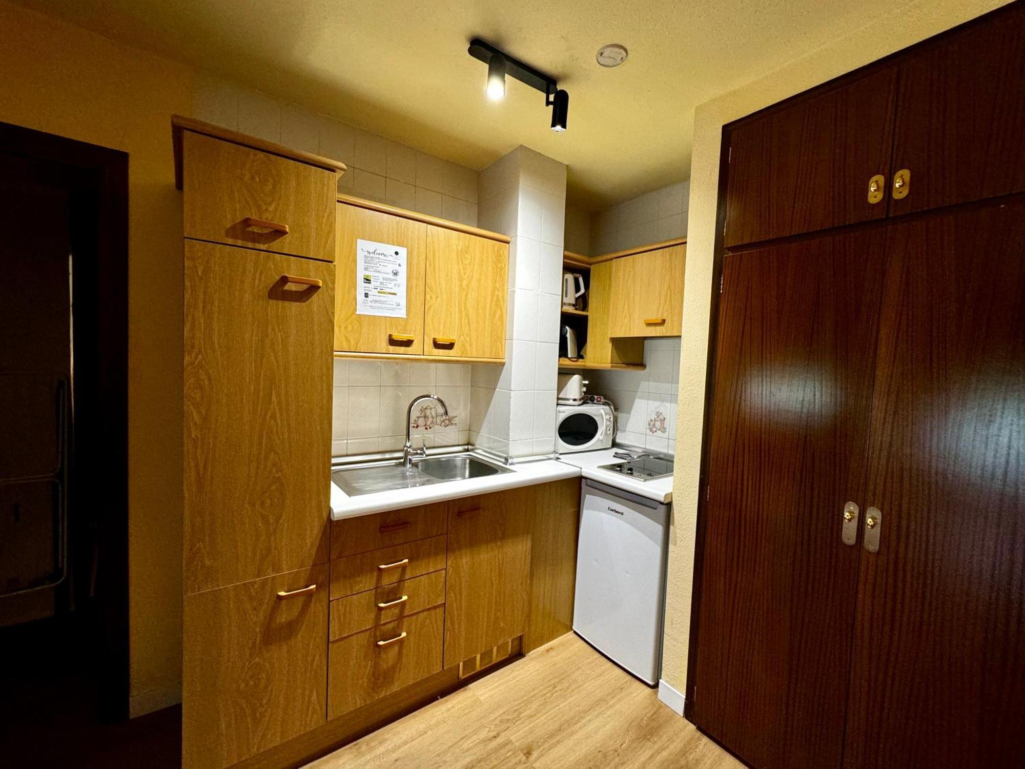 Apartamentos Turisticos Poblado Arinsal Ngoại thất bức ảnh