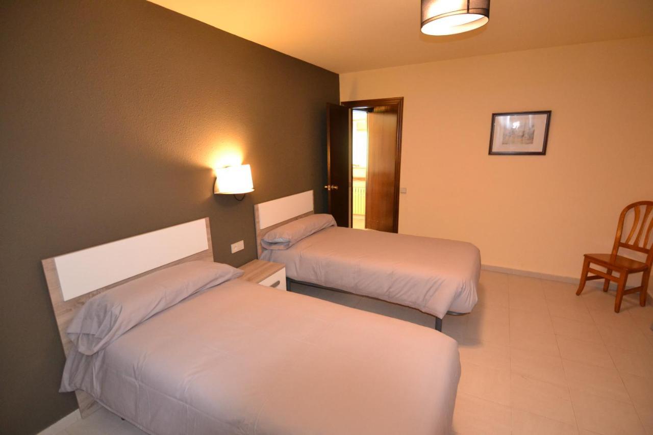 Apartamentos Turisticos Poblado Arinsal Ngoại thất bức ảnh