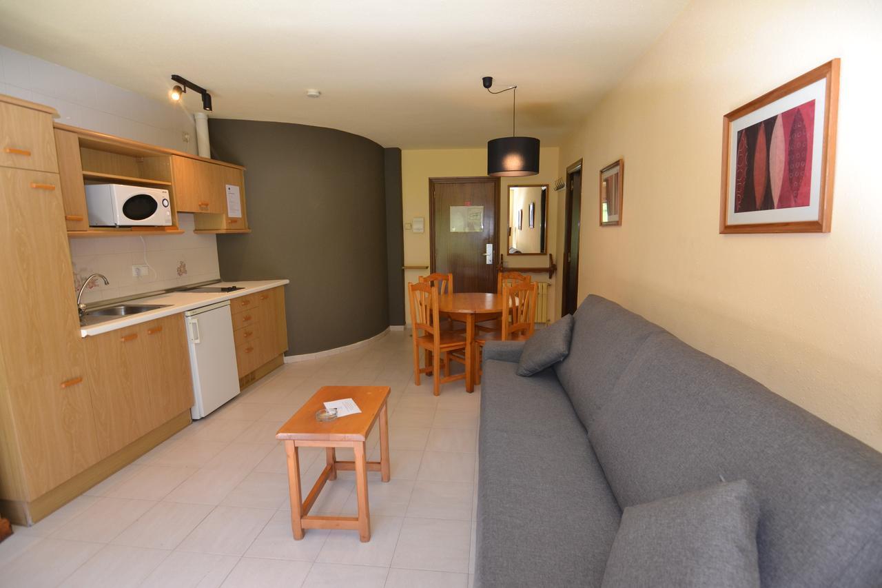 Apartamentos Turisticos Poblado Arinsal Ngoại thất bức ảnh