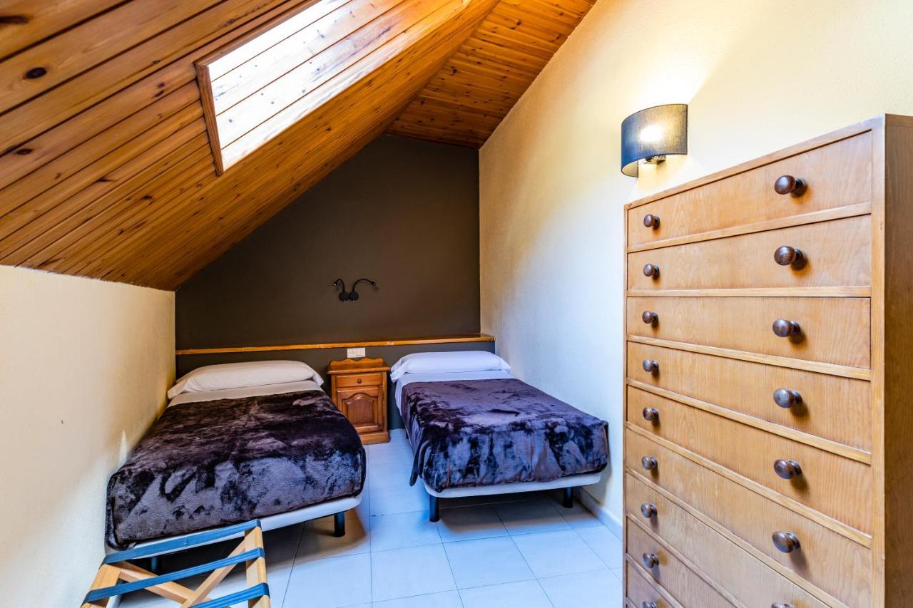 Apartamentos Turisticos Poblado Arinsal Ngoại thất bức ảnh