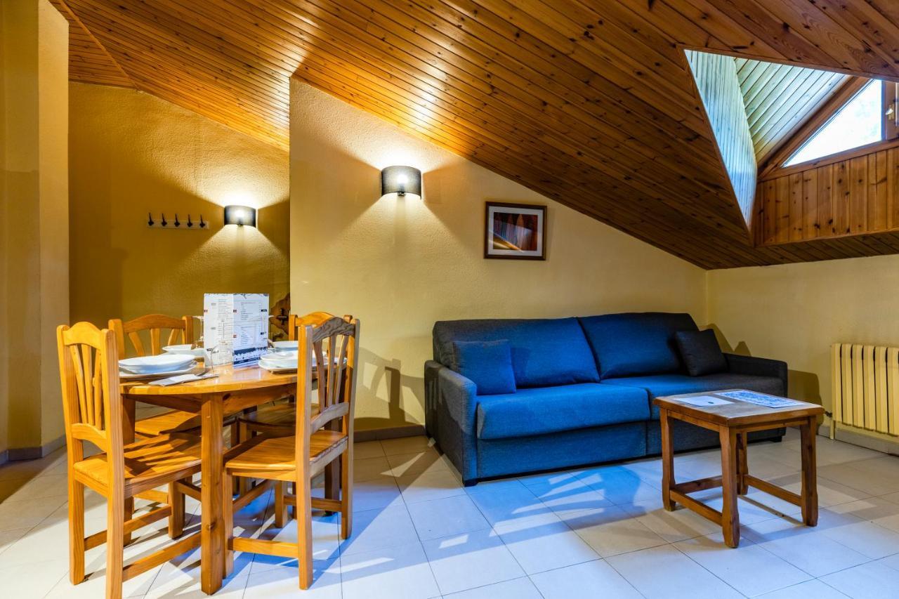 Apartamentos Turisticos Poblado Arinsal Ngoại thất bức ảnh