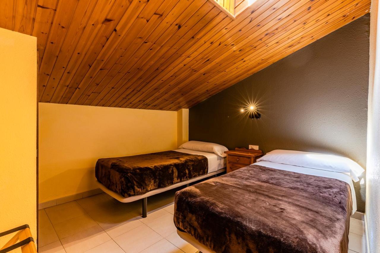 Apartamentos Turisticos Poblado Arinsal Ngoại thất bức ảnh