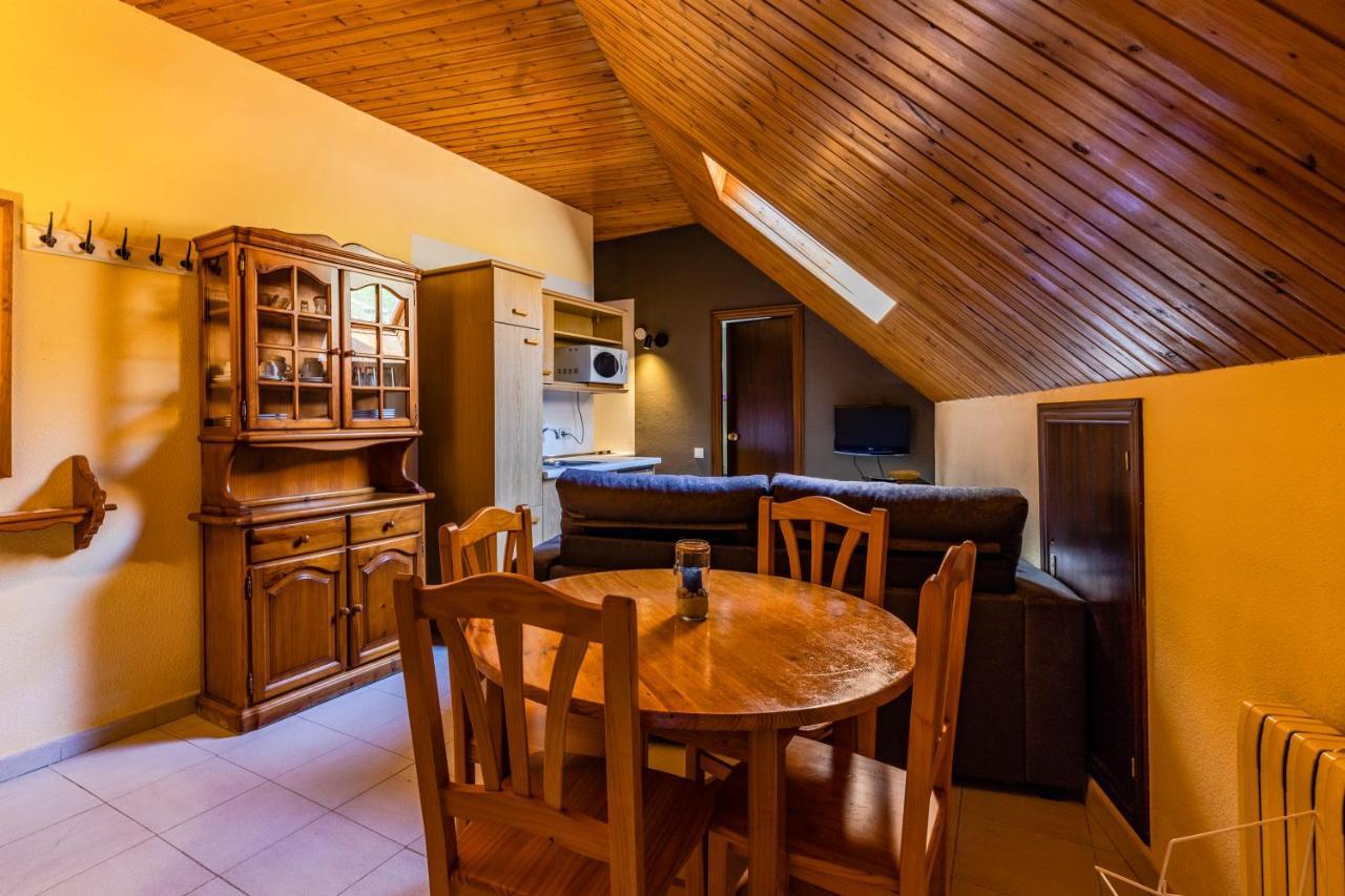 Apartamentos Turisticos Poblado Arinsal Ngoại thất bức ảnh
