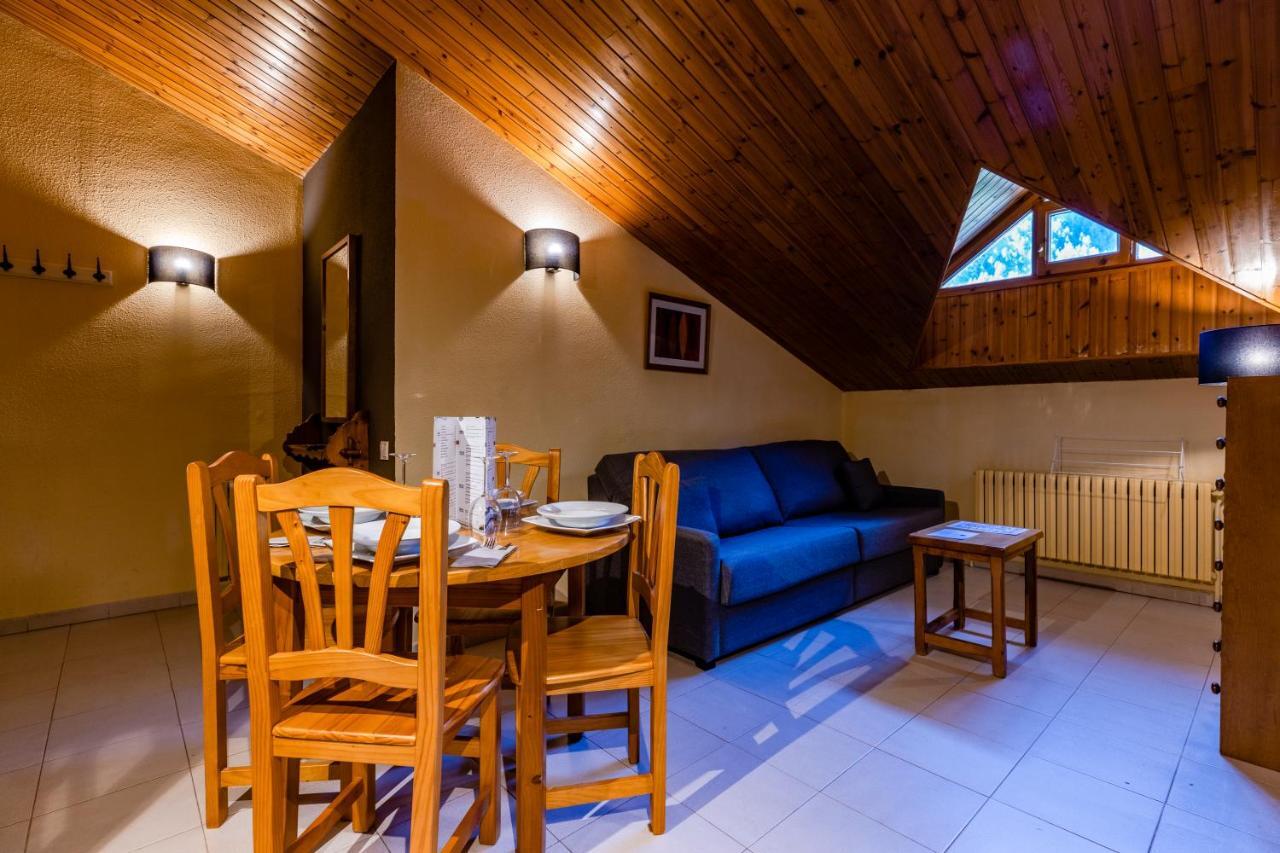 Apartamentos Turisticos Poblado Arinsal Ngoại thất bức ảnh